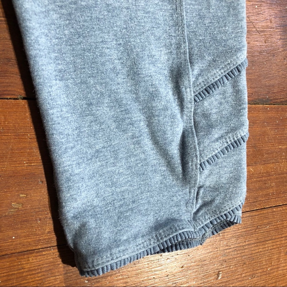 Athleta Ruffle Capris - Picture 4 of 8